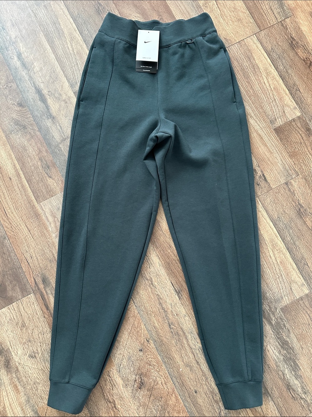 New, Nike woman’s Joggers